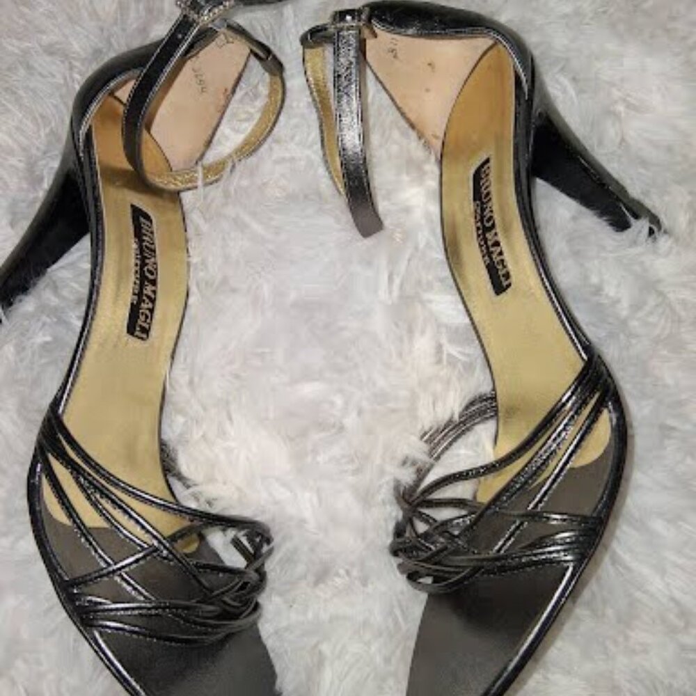 *Best Offer! Brown Leather And Crystal Accents, Bruno Magli, Sandals, Size 11